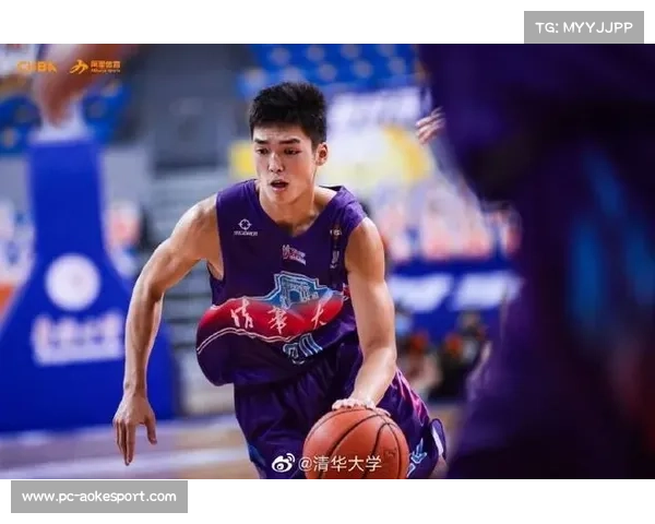 【电子竞技赛事·人物·特写》十年老将赛后鞠躬致意观众，现场响起经久不息的掌声