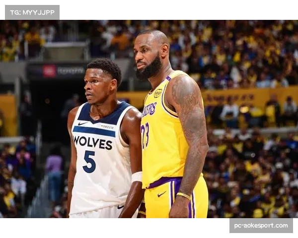 现场直击：森林狼队防守策略奏效，成功限制对方头号得分手整晚仅得15分。